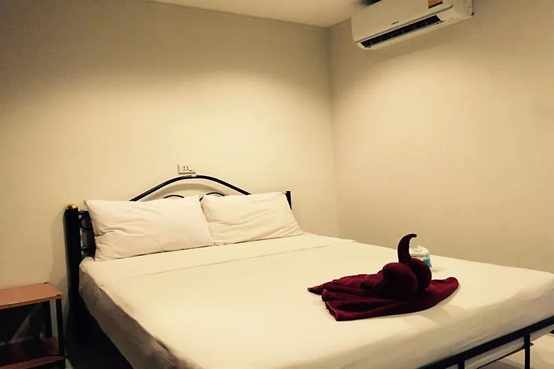 Kitty Guesthouse Phi Phi Don Hotel